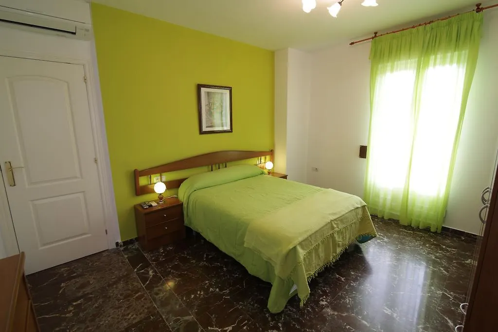 Apartamentos Turisticos La Fonda 두르칼