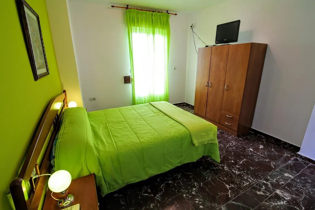 Apartamentos Turisticos La Fonda 두르칼 아파트